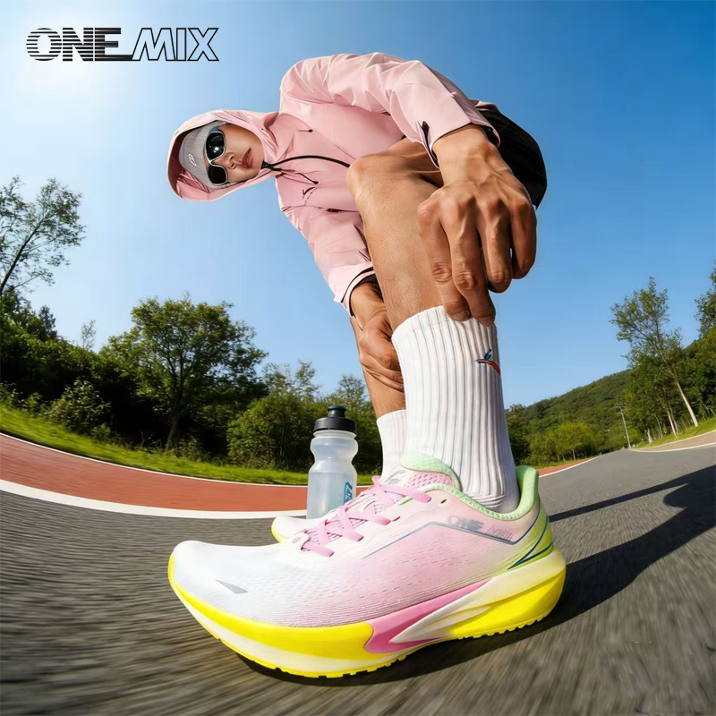 ONEMIX 남성용 운동화 슈퍼 라이트 야외 운동 훈련 - Reflective Night Running Shoes 리뷰 및 가격