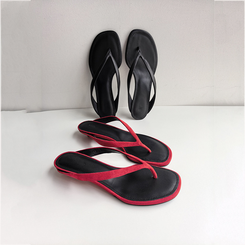 미니멀한 디자인의 여성용 낮은 굽의 샌들, 양가죽 소재 - Sandals 리뷰 및 가격