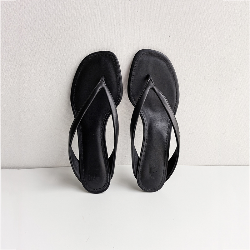 미니멀한 디자인의 여성용 낮은 굽의 샌들, 양가죽 소재 - Sandals 리뷰 및 가격