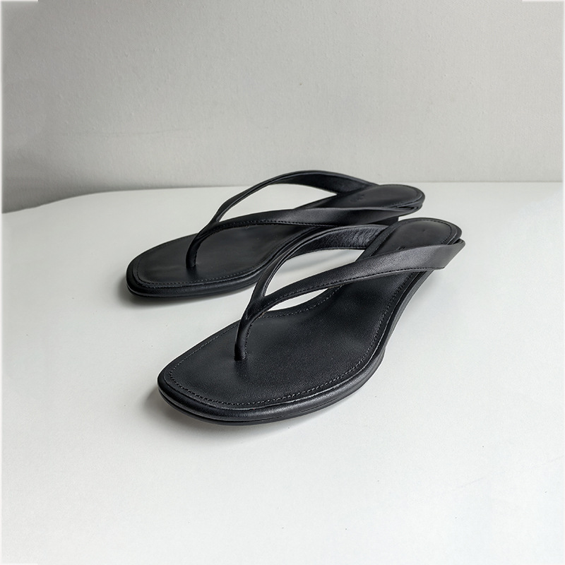 미니멀한 디자인의 여성용 낮은 굽의 샌들, 양가죽 소재 - Sandals 리뷰 및 가격